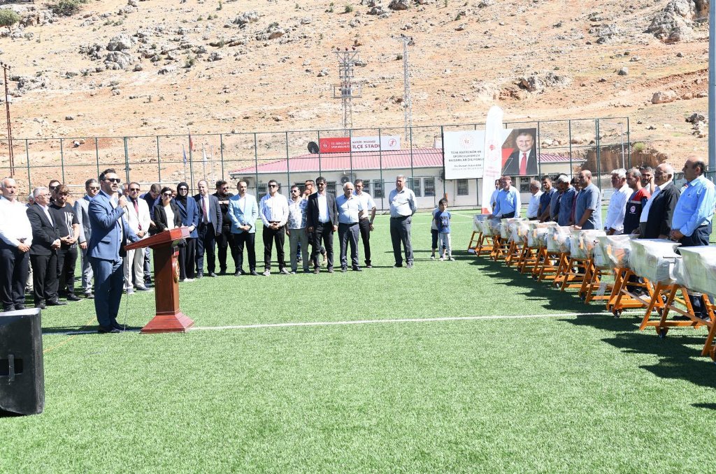 Mazıdağı’nda 58 Üreticiye Üzüm Sıkma Makinesi Dağıtıldı