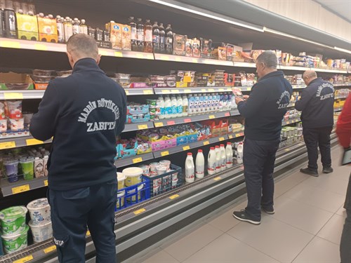 Mardin Büyükşehir Belediyesi Zabıta Ekiplerinden Market Denetimleri Devam Ediyor